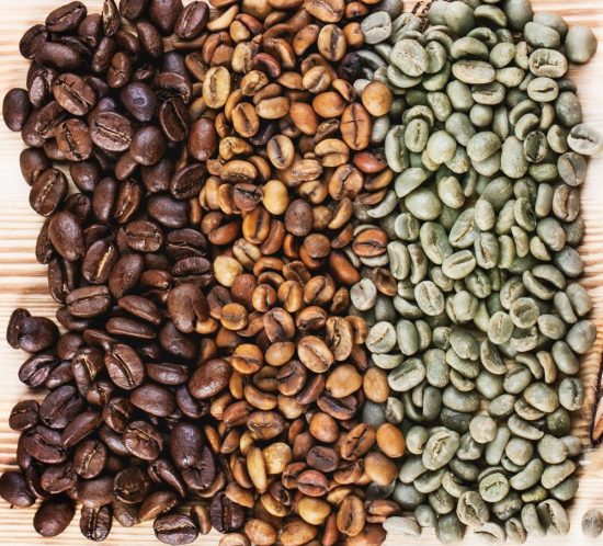 Descoperă secretele cafelei: diferența între verde și prăjită (neagră)